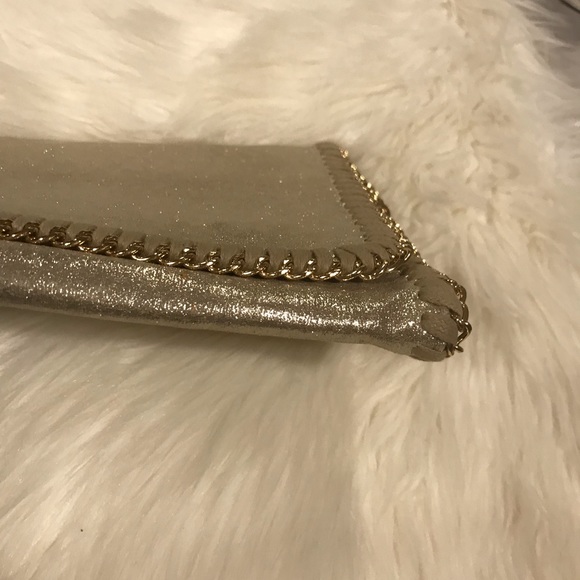 24hr Sale $25 Metallic Chain Clutch - Picture 3 of 7